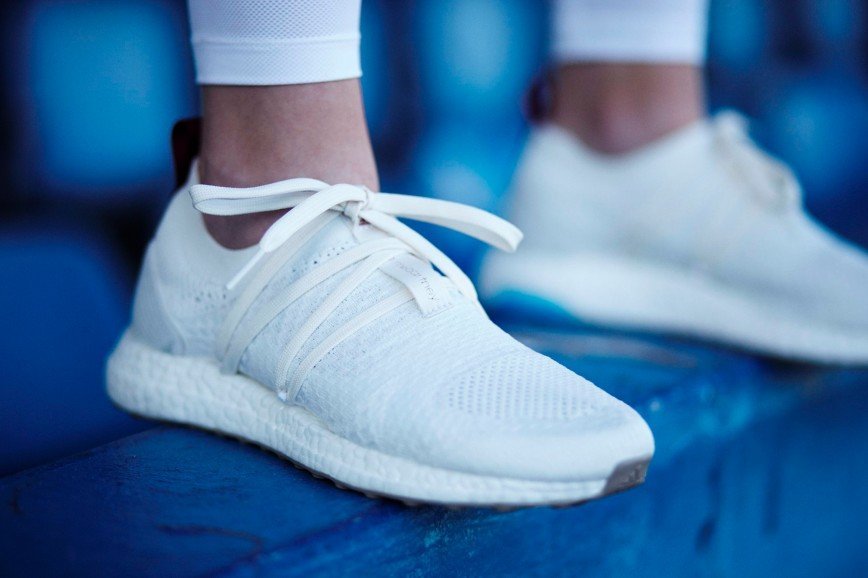 Adidas представил новые кроссовки из переработанного океанического пластика